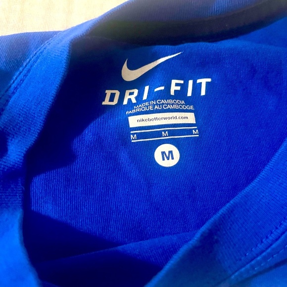 Men’s Nike Dri Fit Tee - Medium - Picture 4 of 5